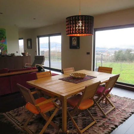 Casa Nova Semesterbostad Guimarães