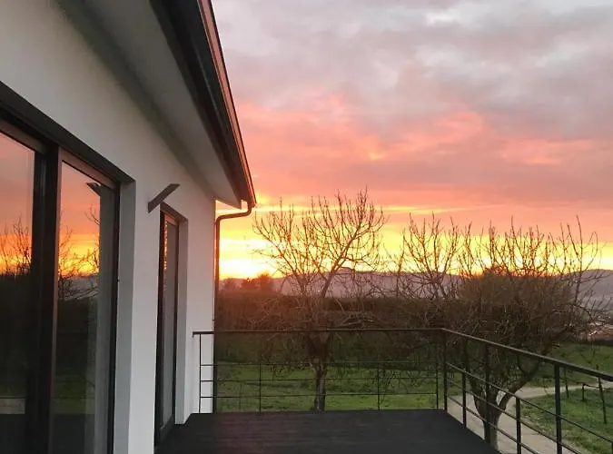 Casa Nova Semesterbostad Guimarães