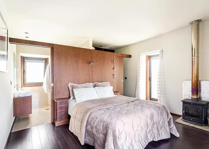 Casa Nova Semesterbostad Guimarães